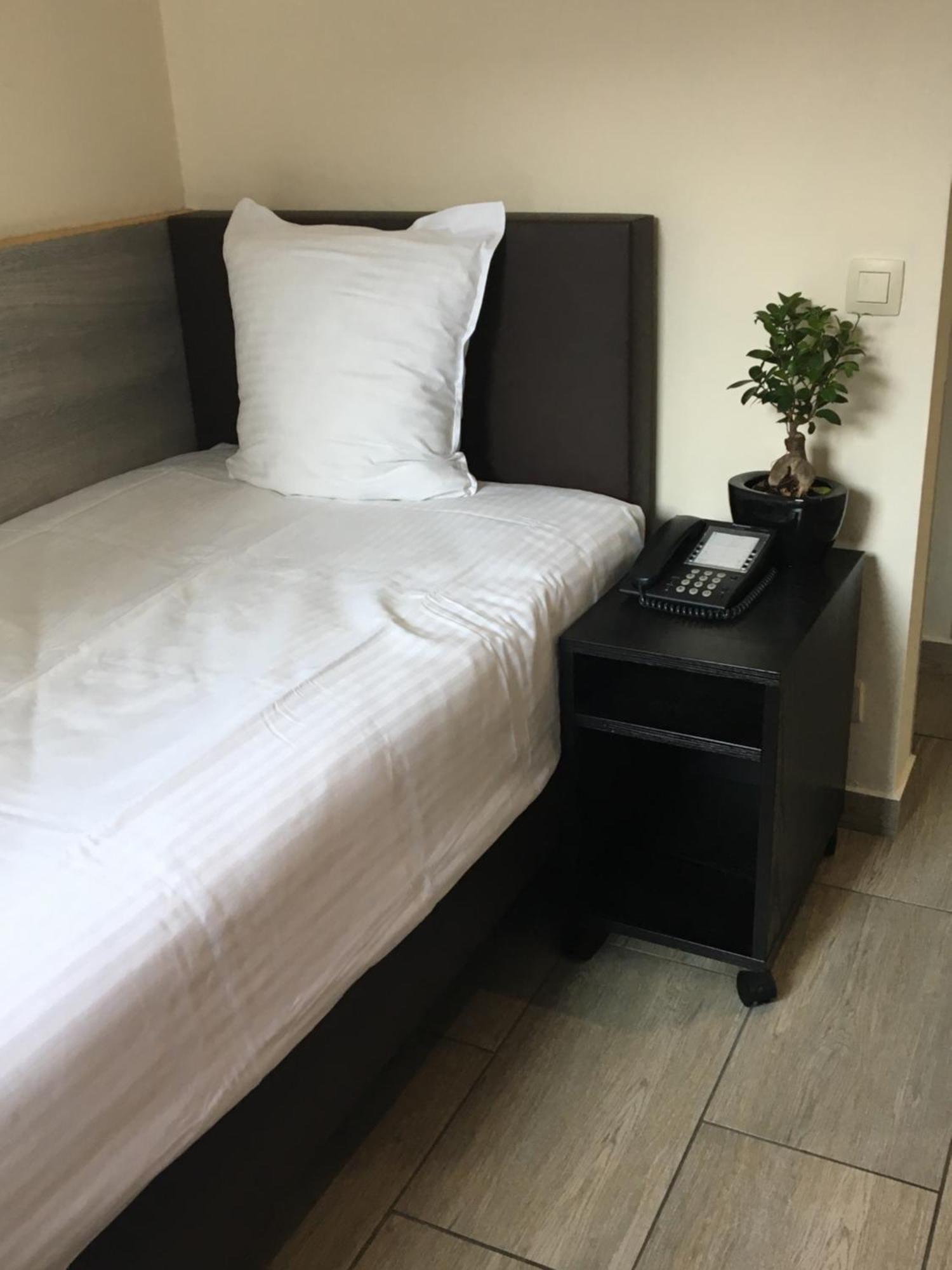Slina Hotel Brussels Sint-Jans-Molenbeek Kültér fotó