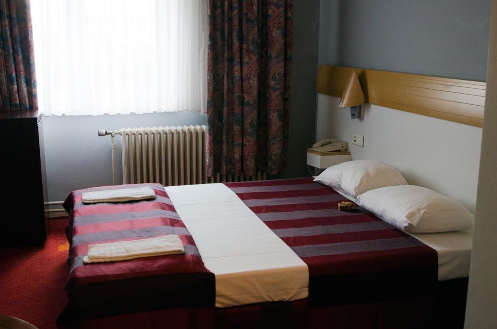 Slina Hotel Brussels Sint-Jans-Molenbeek Kültér fotó